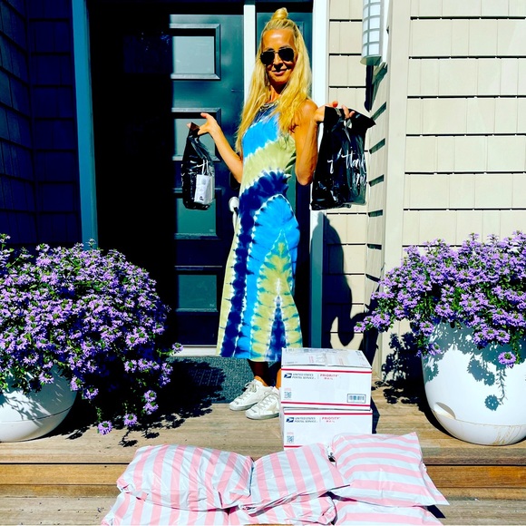 Other - LIVE SHOW NOTIFICATIONS! Like this listing to be notified when I’m going Live!